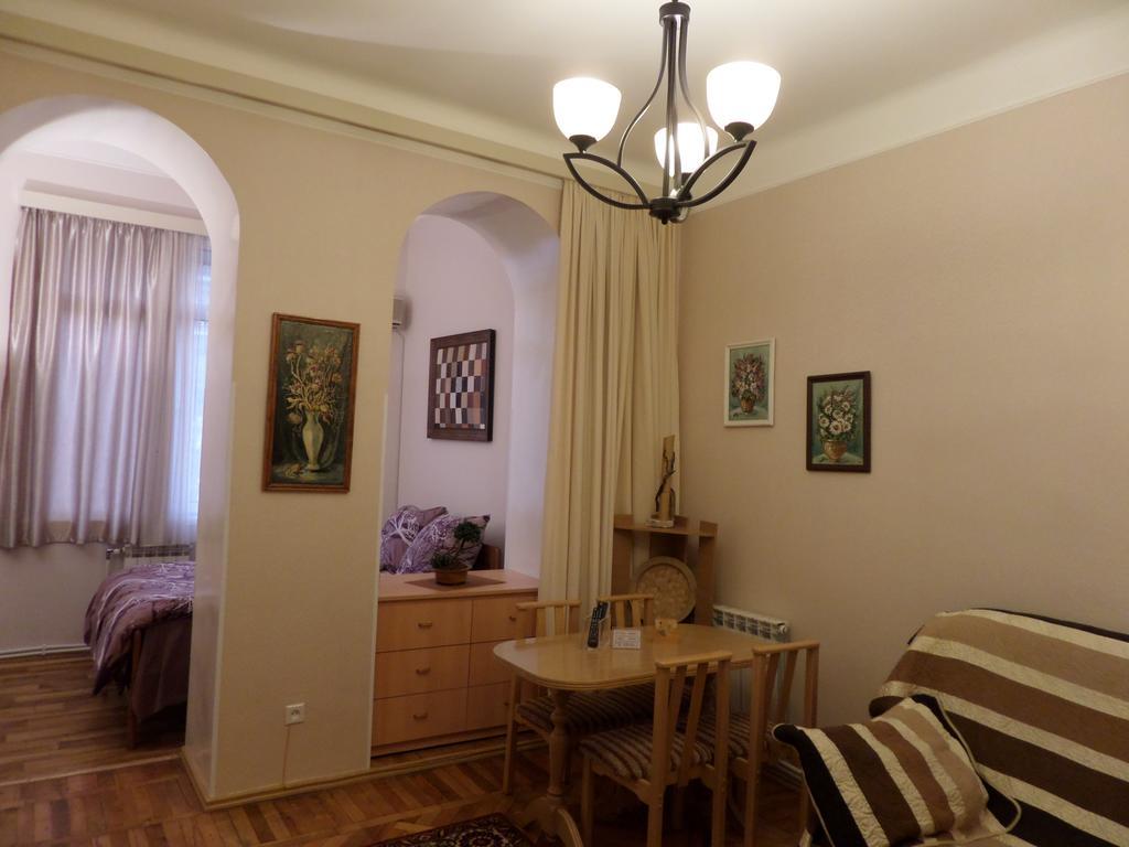 Ara & Gaya Аpartment Apartment Yerevan Exterior photo